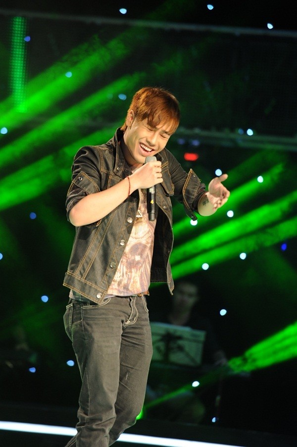 Thí sinh The Voice giả gái đi thi X Factor - ảnh 4