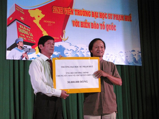 Sinh viên Huế hướng về biển đảo Tổ quốc - ảnh 2