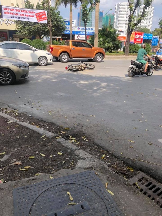 Nam sinh cấp 3 lái ô tô gây tai nạn liên hoàn ở Hà Nội - ảnh 1