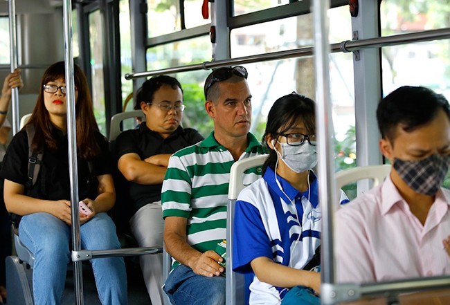 Buýt nhanh BRT quá tải khi chở tới 13.000 khách/ngày - ảnh 2