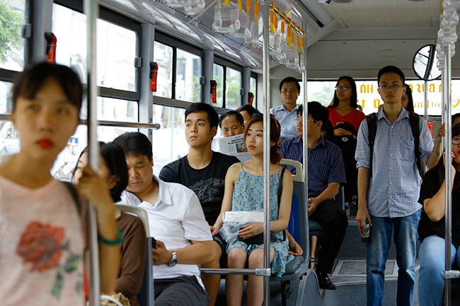 Buýt nhanh BRT quá tải khi chở tới 13.000 khách/ngày - ảnh 3