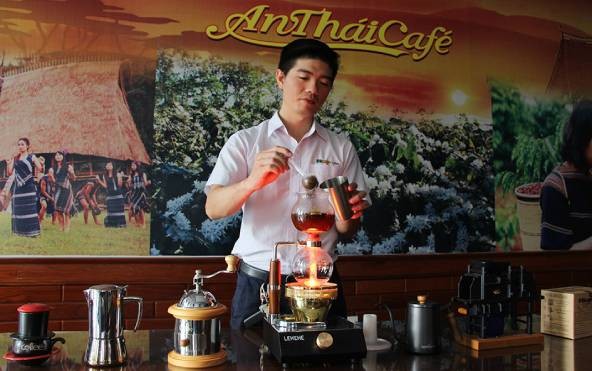 Uống cà phê kiểu Buôn Ma Thuột - ảnh 2