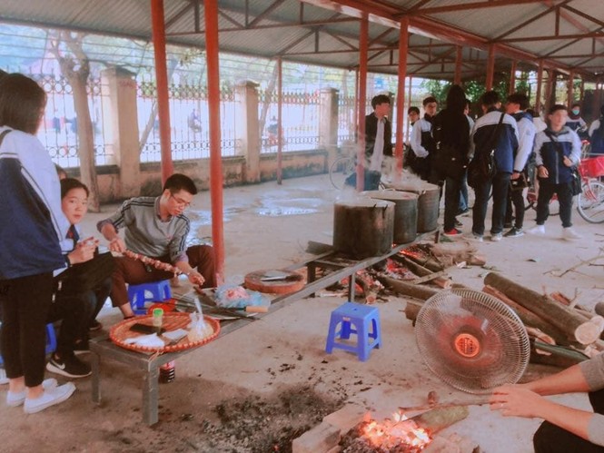 Lớp học trang trí Tết cực kì ấn tượng được tán thưởng trên mạng xã hội - ảnh 8