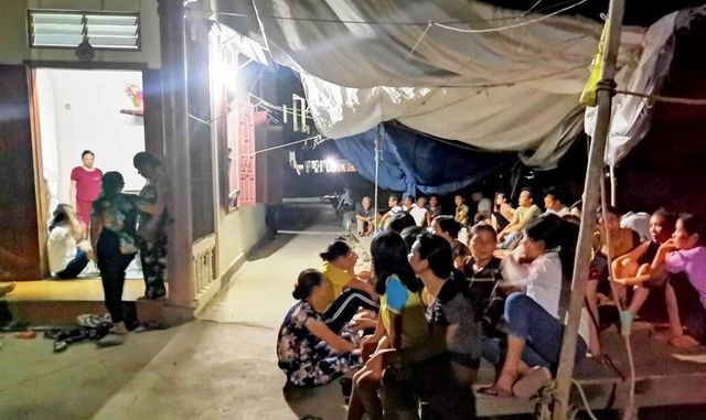 9 ngư dân tàu cá Nghệ An mất tích: Người cha tử nạn khi lao xuống biển cứu con - ảnh 3
