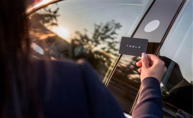 Ưu và nhược điểm xe điện Tesla Model 3 - ảnh 1