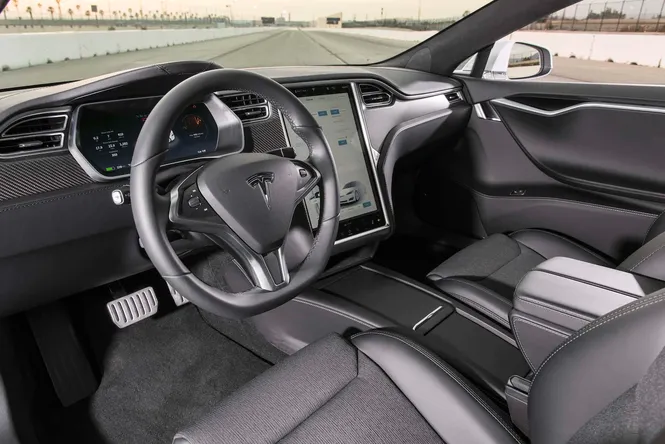 Ưu và nhược điểm của Tesla Model X 2018 - ảnh 1