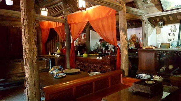 Căn nhà có tới 30 cột chống
