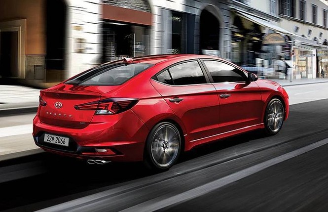 Phần đuôi của Hyundai Elantra Sport
