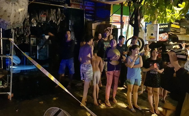 TP.HCM: Cháy lớn dãy trọ, 1 người chết, 20 người mắc kẹt được giải cứu - ảnh 2