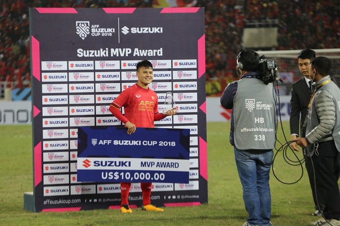 Các cầu thủ đội tuyển Việt Nam ăn mừng chức vô địch AFF Cup 2018 - ảnh 5