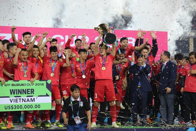 Các cầu thủ đội tuyển Việt Nam ăn mừng chức vô địch AFF Cup 2018 - ảnh 2