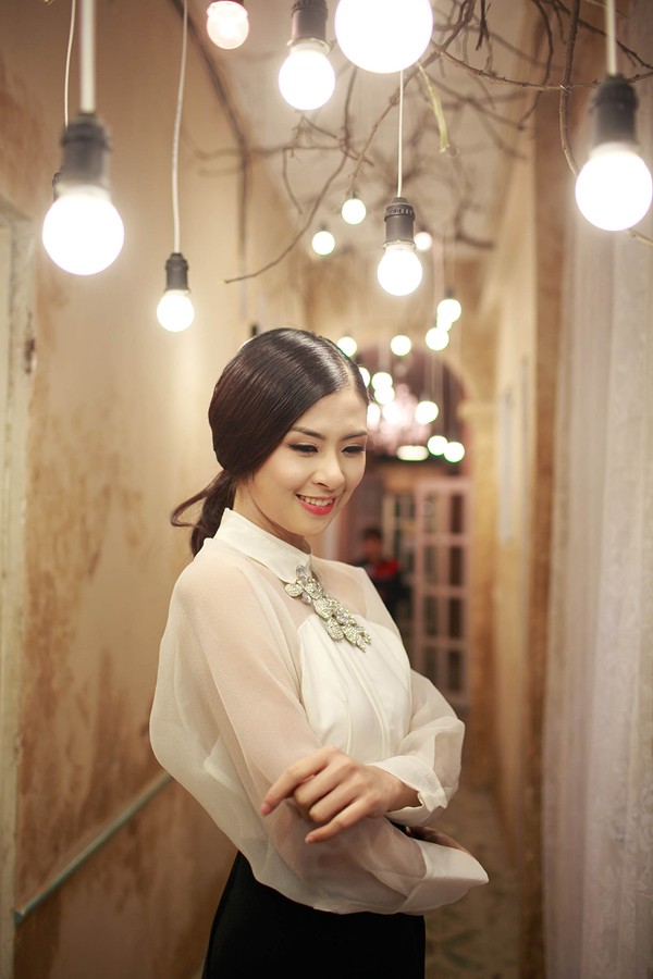 Ngọc Hân đổi phong cách gợi cảm làm giám khảo - ảnh 7