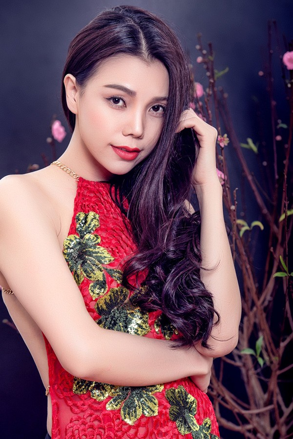 Trà Ngọc Hằng dịu dàng trong MV 'Câu chuyện đầu năm' - ảnh 1