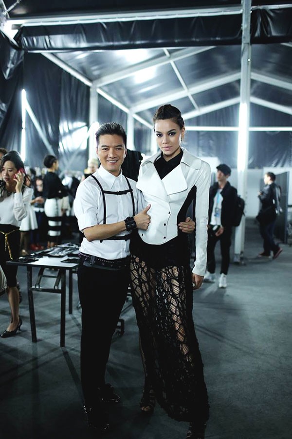 Hà Hồ lạnh lùng tái xuất làm vedette sàn diễn Thượng Hải - ảnh 7
