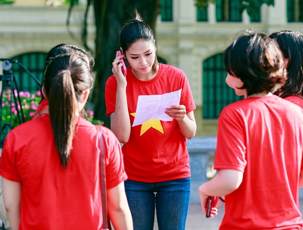 Nguyễn Thị Loan nhảy flash mob 'Khát vọng biển Đông' - ảnh 3