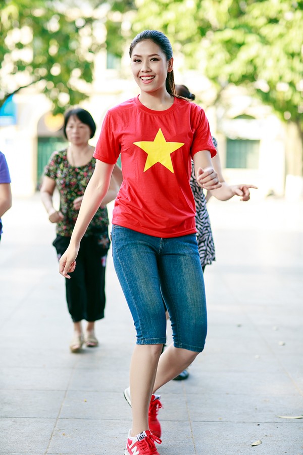 Nguyễn Thị Loan nhảy flash mob 'Khát vọng biển Đông' - ảnh 8