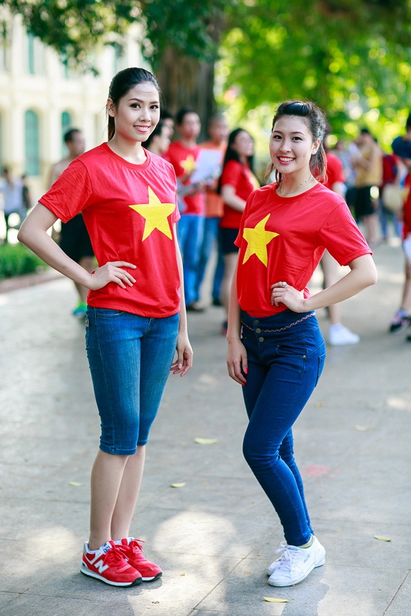 Nguyễn Thị Loan nhảy flash mob 'Khát vọng biển Đông' - ảnh 10