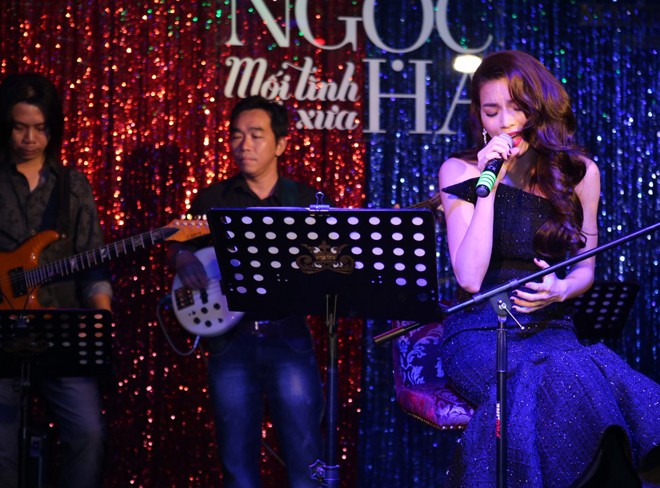 Hồ Ngọc Hà và sở thích mặc váy, đi chân đất - ảnh 6