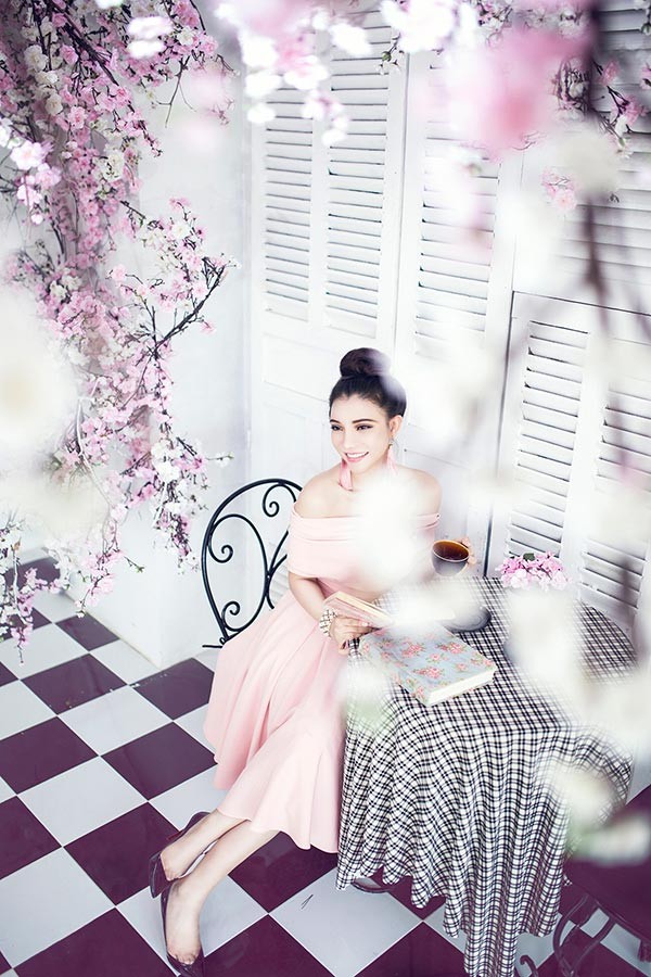 Người đẹp Jenny Nguyễn lả lơi ngực đầy quyến rũ - ảnh 8