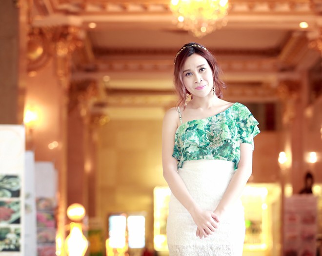 'Gái một con' Lưu Hương Giang khoe dáng thon thả - ảnh 12
