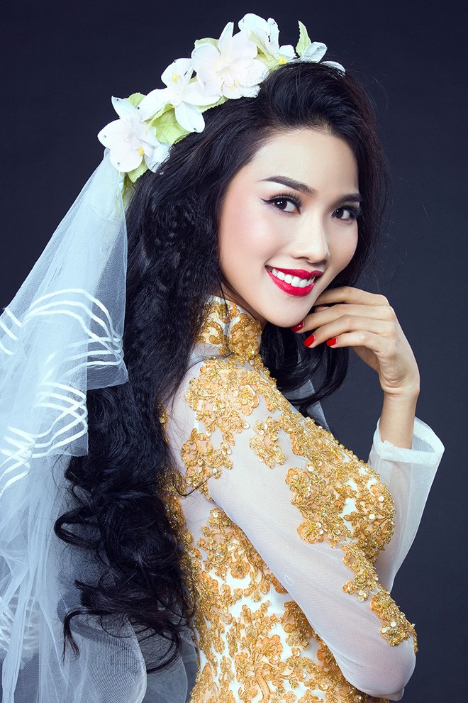Người yêu siêu mẫu của Ưng Hoàng Phúc mặc váy cưới sexy - ảnh 7