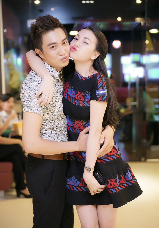 Trà Ngọc Hằng sánh đôi cùng hotboy đi xem phim - ảnh 7