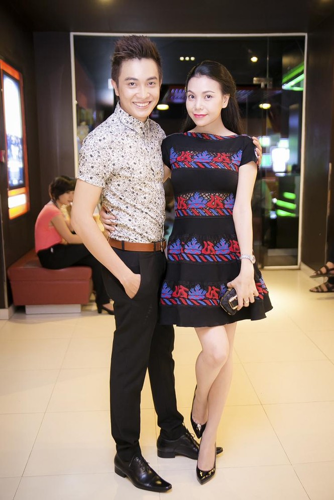 Trà Ngọc Hằng sánh đôi cùng hotboy đi xem phim - ảnh 6