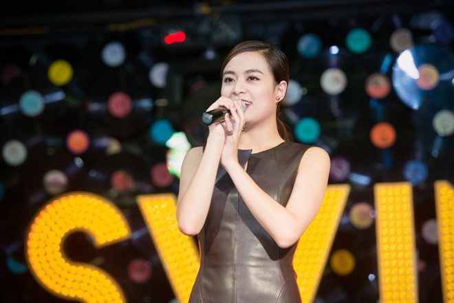 Hoàng Thùy Linh hạnh phúc đón sinh nhật trong vòng tay fans - ảnh 1