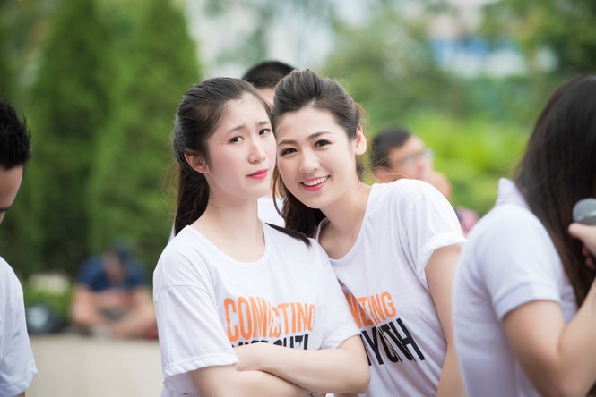Á hậu Tú Anh thi chạy kết nối giới trẻ Việt - ảnh 7
