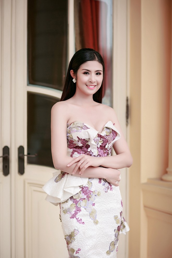 Hoa hậu Ngọc Hân bất ngờ hút hồn với phong cách gợi cảm - ảnh 7