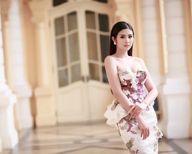 Hoa hậu Ngọc Hân bất ngờ hút hồn với phong cách gợi cảm - ảnh 9