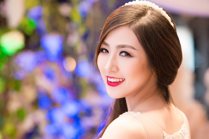 Á hậu Tú Anh kiêu sa diễn thời trang cưới - ảnh 4