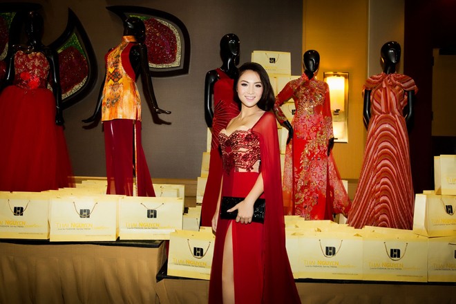 Hoa hậu châu Á tại Mỹ Jennifer Chung gợi cảm diễn catwalk - ảnh 3