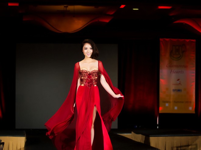 Hoa hậu châu Á tại Mỹ Jennifer Chung gợi cảm diễn catwalk - ảnh 5