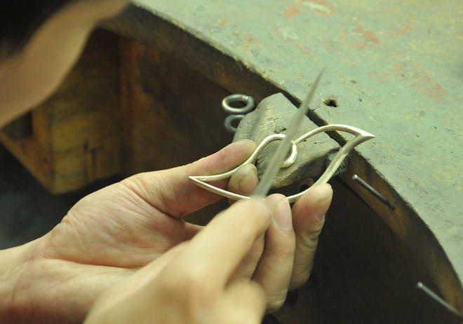 Khám phá quy trình chế tác vương miện Hoa hậu Việt Nam 2014 - ảnh 6