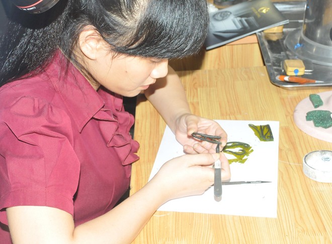 Khám phá quy trình chế tác vương miện Hoa hậu Việt Nam 2014 - ảnh 4