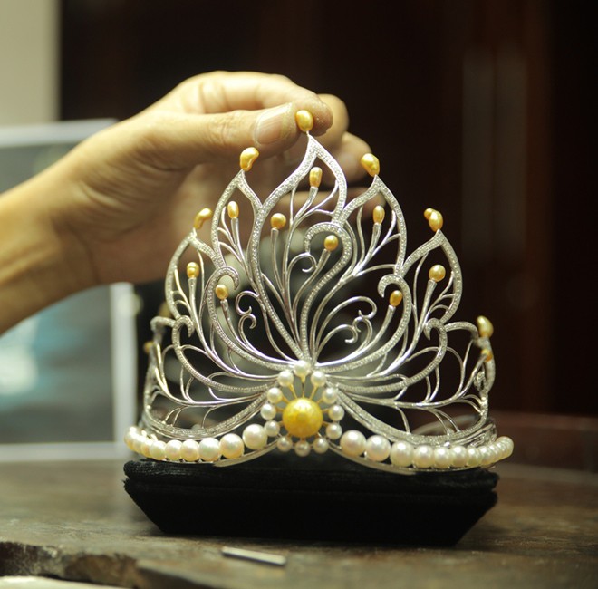 Khám phá quy trình chế tác vương miện Hoa hậu Việt Nam 2014 - ảnh 13