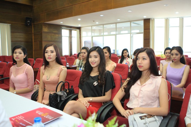 Trao thư mời dự chung kết cho 20 thí sinh khu vực phía Bắc - ảnh 5