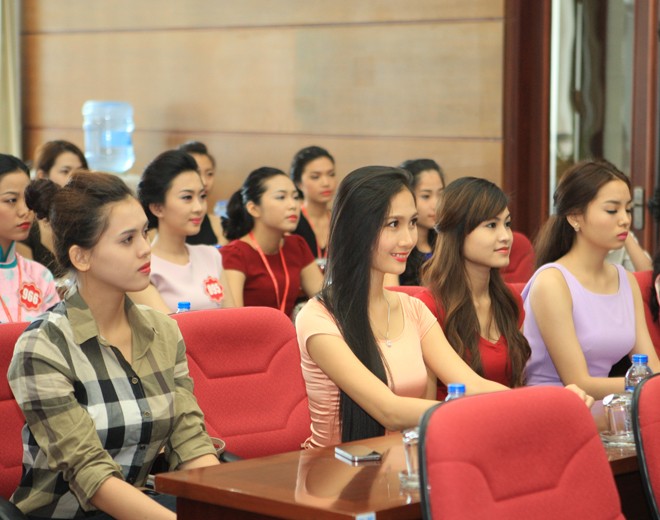 Trao thư mời dự chung kết cho 20 thí sinh khu vực phía Bắc - ảnh 4