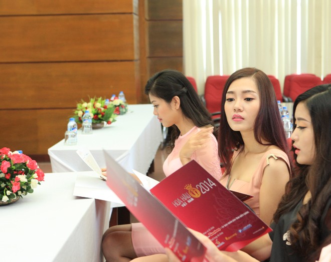 Trao thư mời dự chung kết cho 20 thí sinh khu vực phía Bắc - ảnh 8