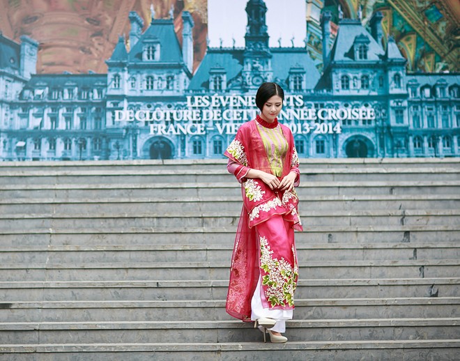 Hoa hậu Ngọc Hân lộng lẫy với áo dài thổ cẩm - ảnh 7