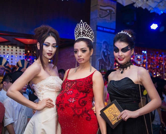Minh Quân giả gái, Ngọc Khuê hóa ma nữ dự tiệc Halloween - ảnh 8