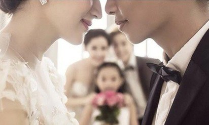 Nghi án Khánh Thi kết hôn với học trò kém 12 tuổi - ảnh 1