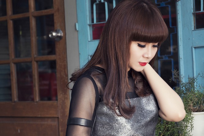 Lưu Thiên Hương trẻ trung, sành điệu với váy ánh bạc - ảnh 8