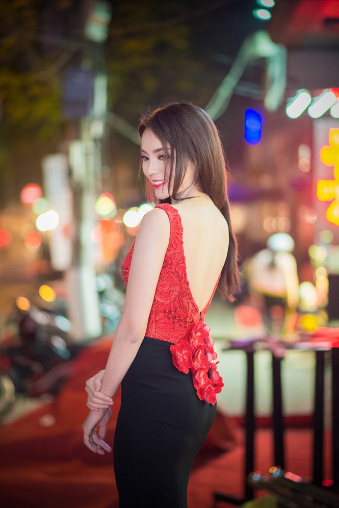 Kỳ Duyên, Ngọc Hân đọ sắc với váy đỏ rực rỡ - ảnh 6
