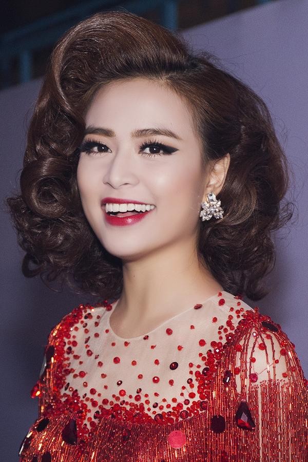 Hoàng Thùy Linh mặc sexy 'đốt cháy' sân khấu The Remix - ảnh 2