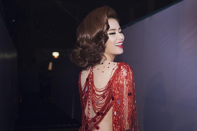 Hoàng Thùy Linh mặc sexy 'đốt cháy' sân khấu The Remix - ảnh 5