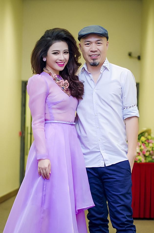 Dương Hoàng Yến bối rối khi được bạn trai hôn ở hậu trường - ảnh 5