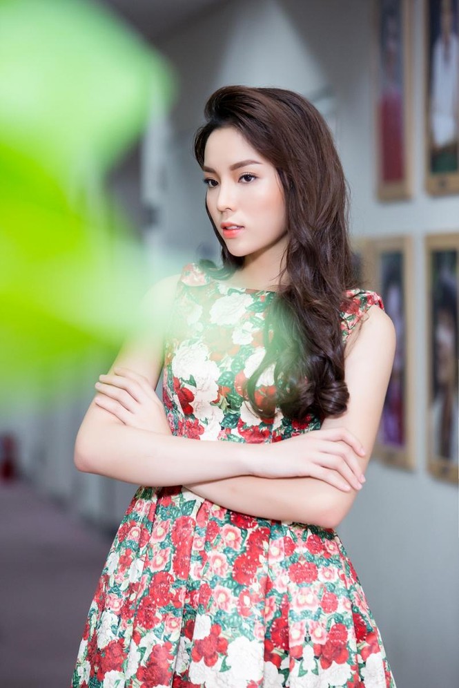 Kỳ Duyên vô cùng gợi cảm bên Hoàng Anh, Tú Anh - ảnh 1
