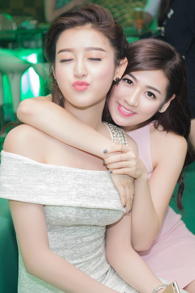 Tú Anh, Huyền My nhí nhảnh khoe dáng trước ống kính - ảnh 9